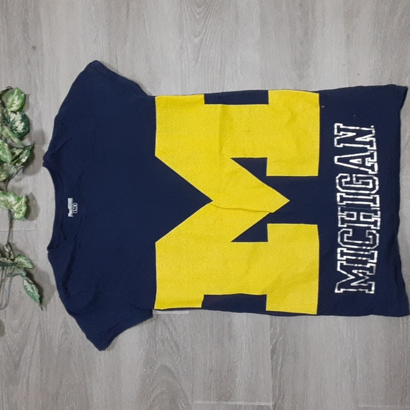 Michigan University T- Shirt - Picture 3 of 8